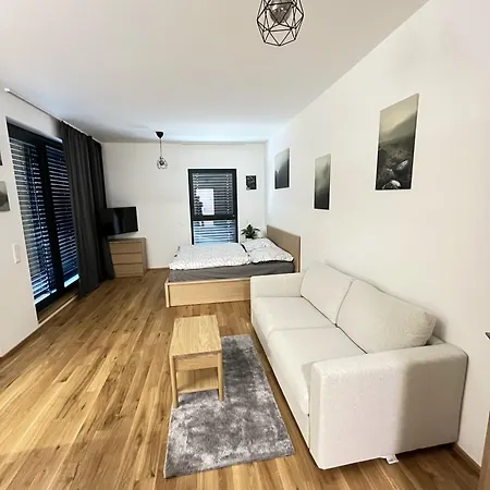 Island Safehouse * Όλομουτς