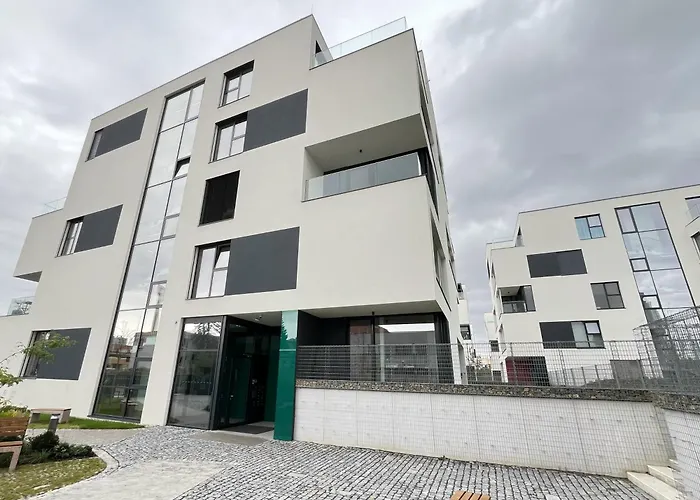 Island Safehouse 아파트